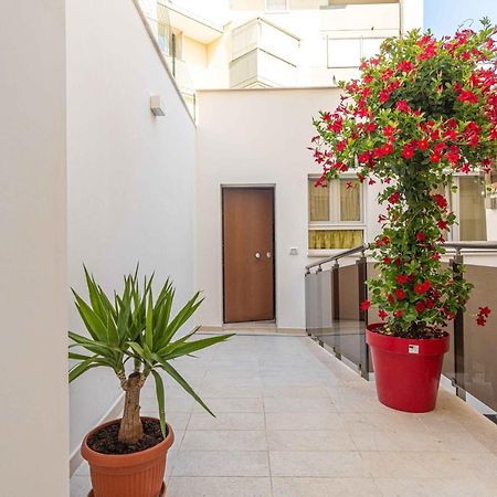 Seven Notes Guest House Бари Экстерьер фото