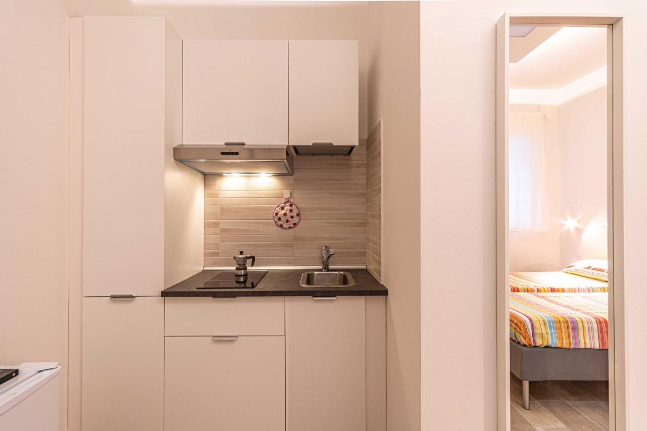 Seven Notes Guest House Бари Экстерьер фото