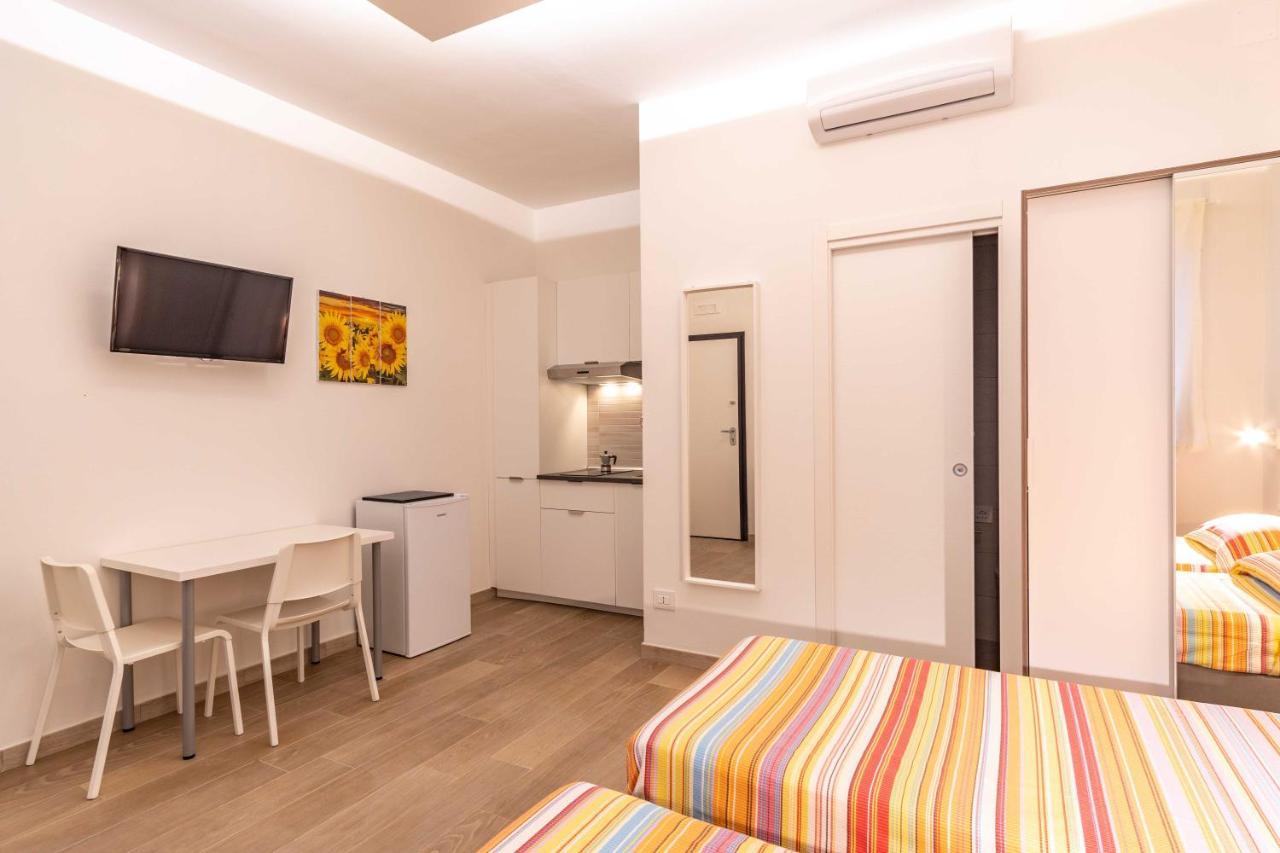 Seven Notes Guest House Бари Экстерьер фото