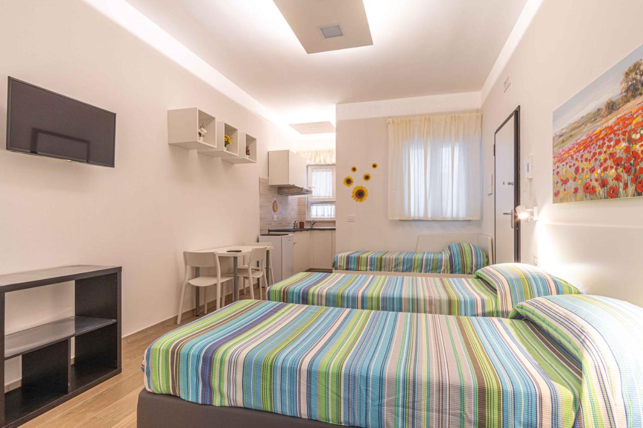 Seven Notes Guest House Бари Экстерьер фото