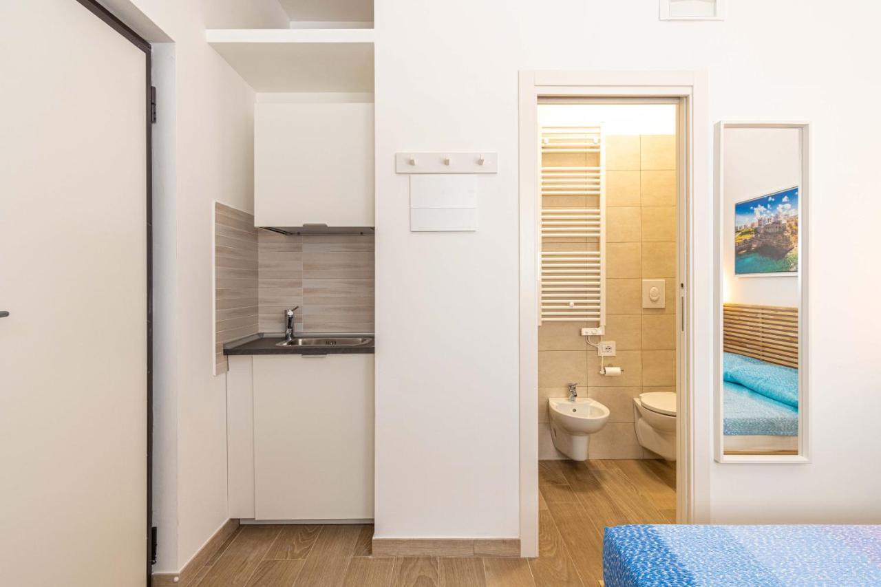 Seven Notes Guest House Бари Экстерьер фото