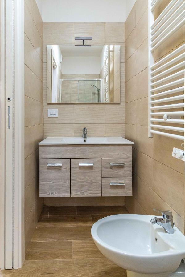 Seven Notes Guest House Бари Экстерьер фото